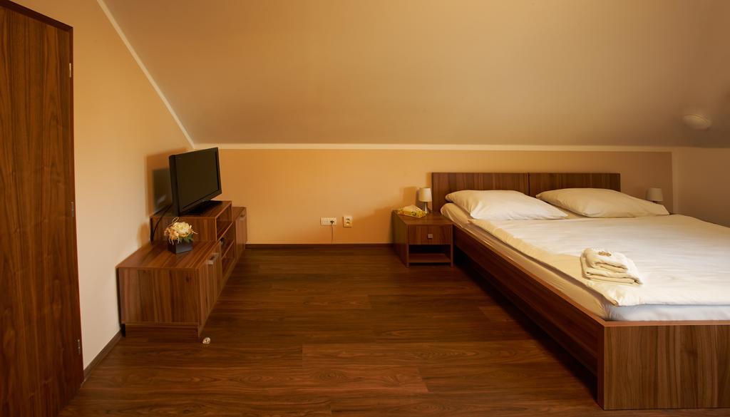 Hotel Horse Riding - Jezdecky Areal Тршице Номер фото